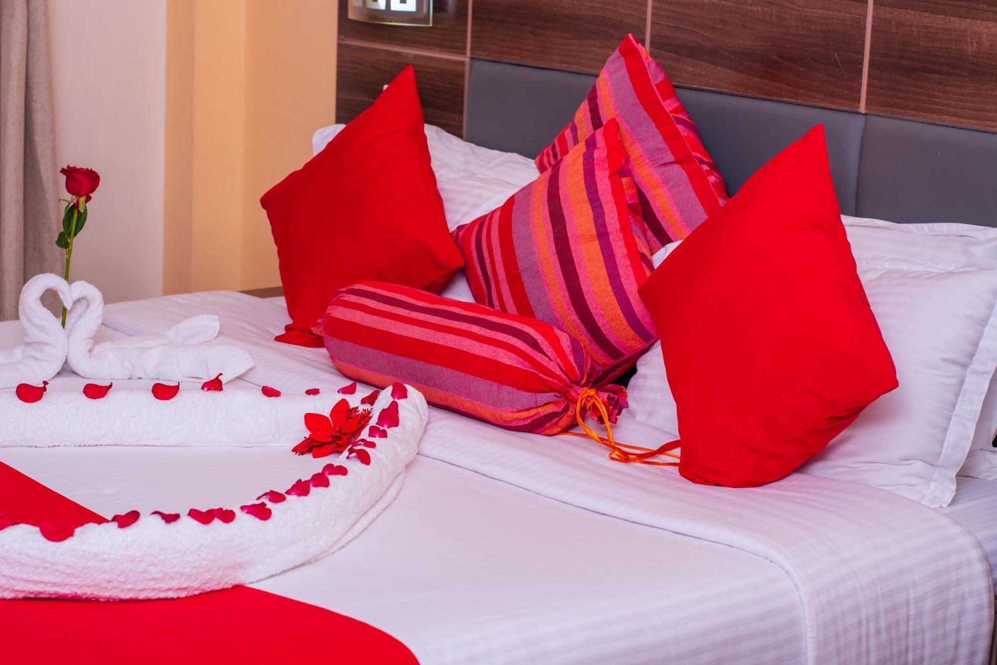 Buraha Zenoni Hotel And Resort Накуру Екстер'єр фото