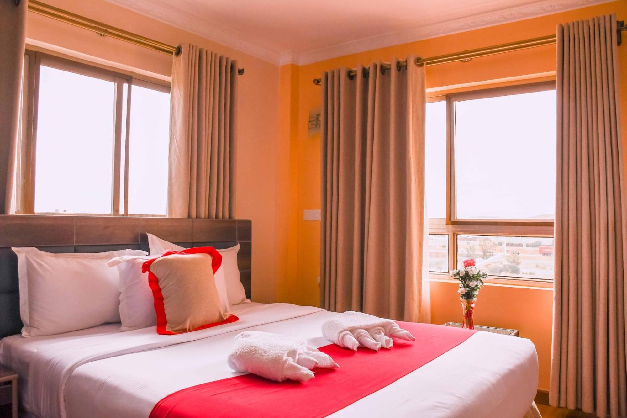 Buraha Zenoni Hotel And Resort Накуру Екстер'єр фото