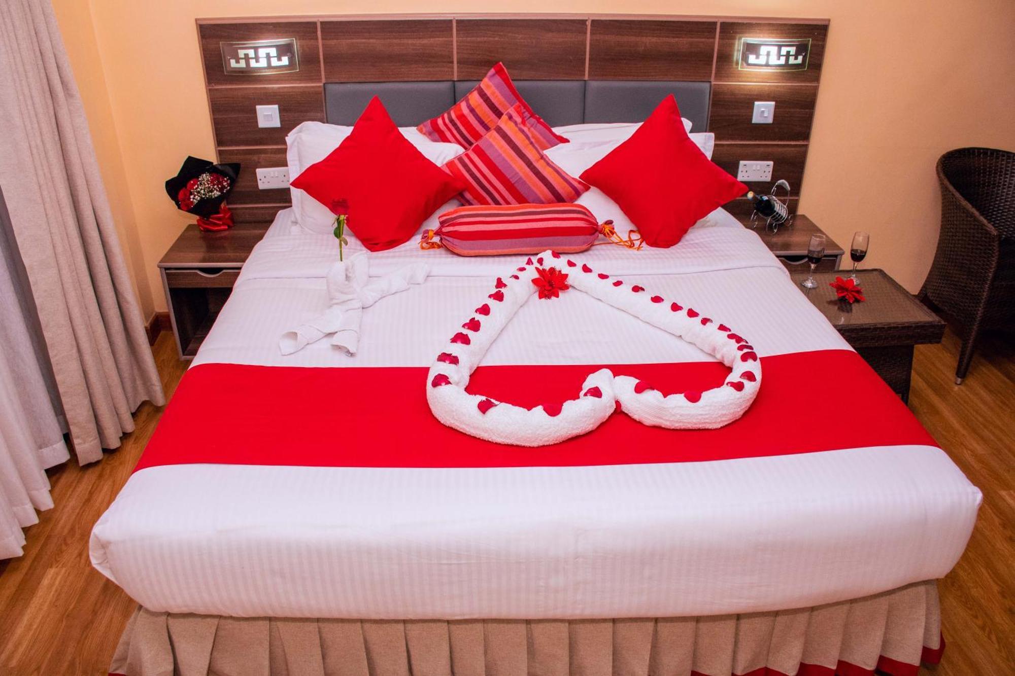 Buraha Zenoni Hotel And Resort Накуру Екстер'єр фото