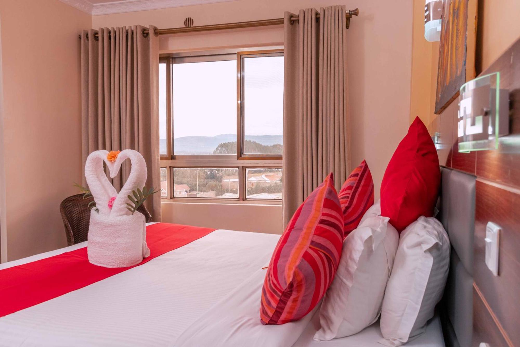 Buraha Zenoni Hotel And Resort Накуру Екстер'єр фото