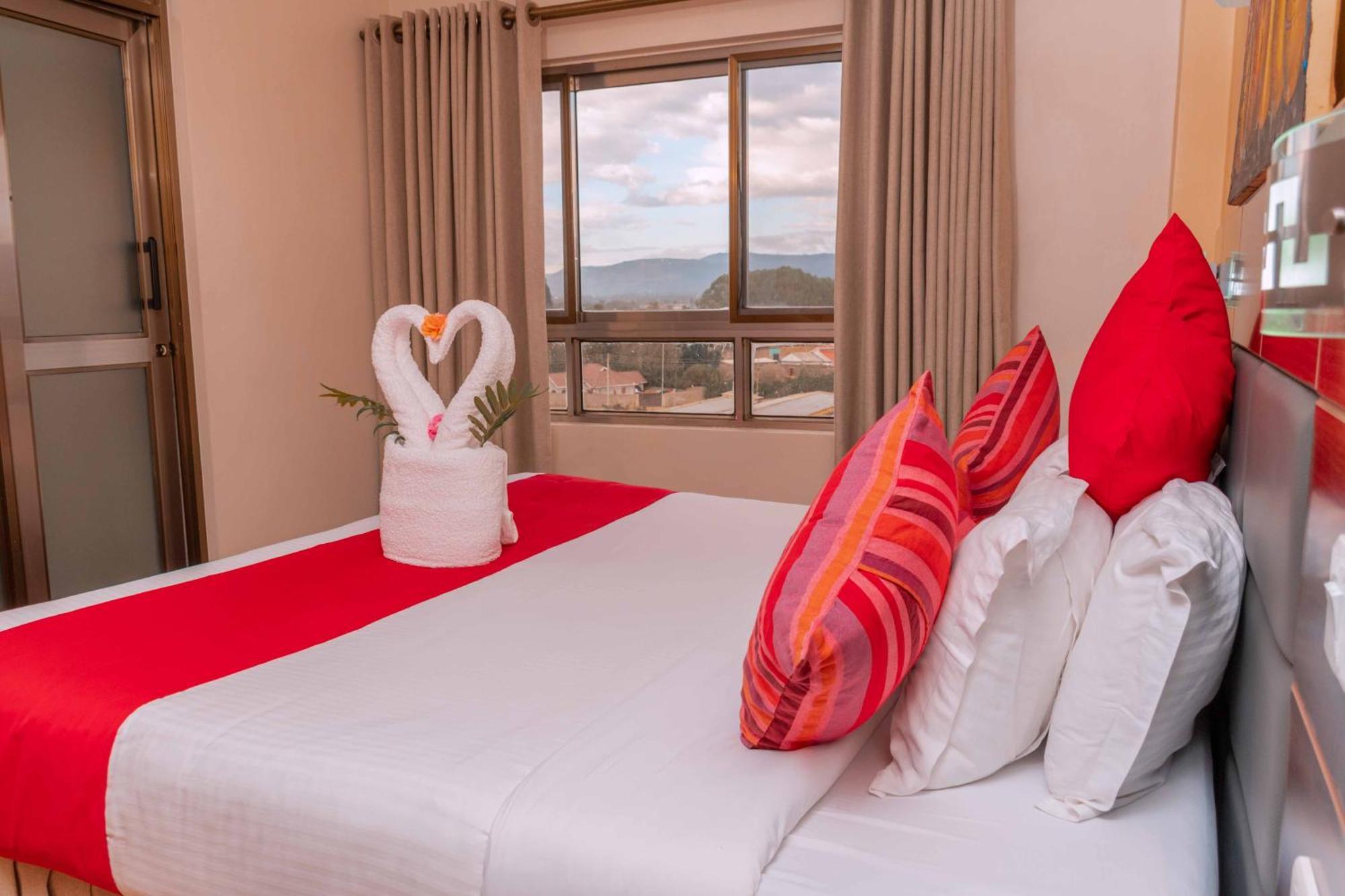Buraha Zenoni Hotel And Resort Накуру Екстер'єр фото
