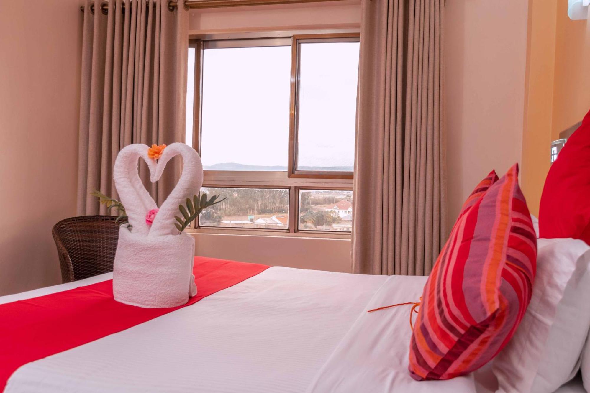 Buraha Zenoni Hotel And Resort Накуру Екстер'єр фото