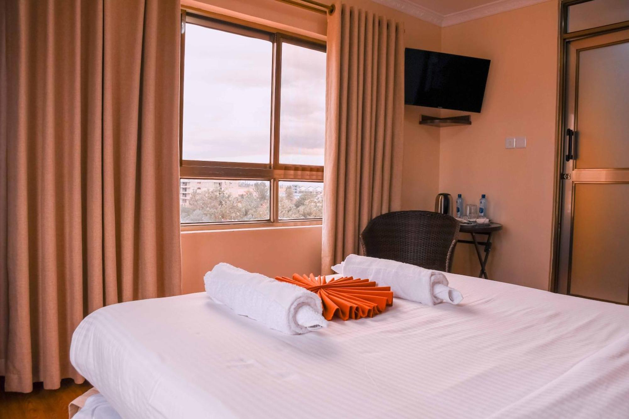 Buraha Zenoni Hotel And Resort Накуру Екстер'єр фото