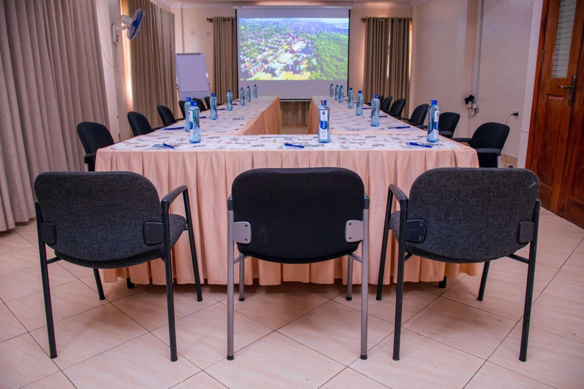 Buraha Zenoni Hotel And Resort Накуру Екстер'єр фото