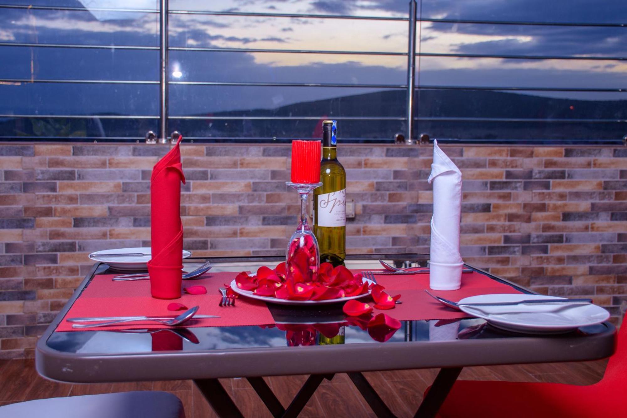 Buraha Zenoni Hotel And Resort Накуру Екстер'єр фото